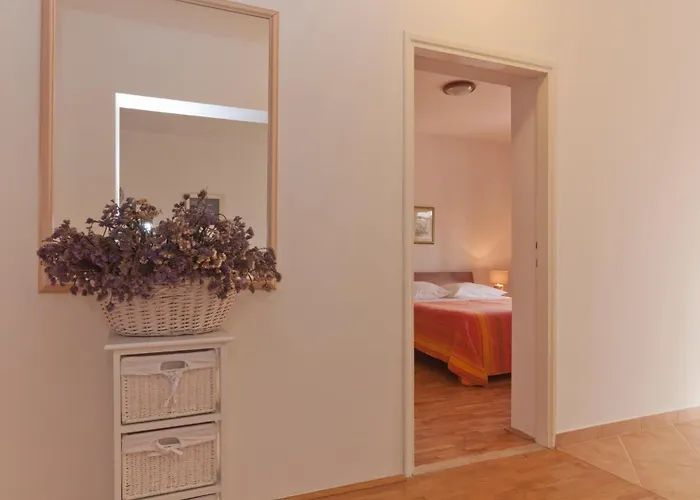 Put Vrljuge Iv Semesterbostad Sukošan